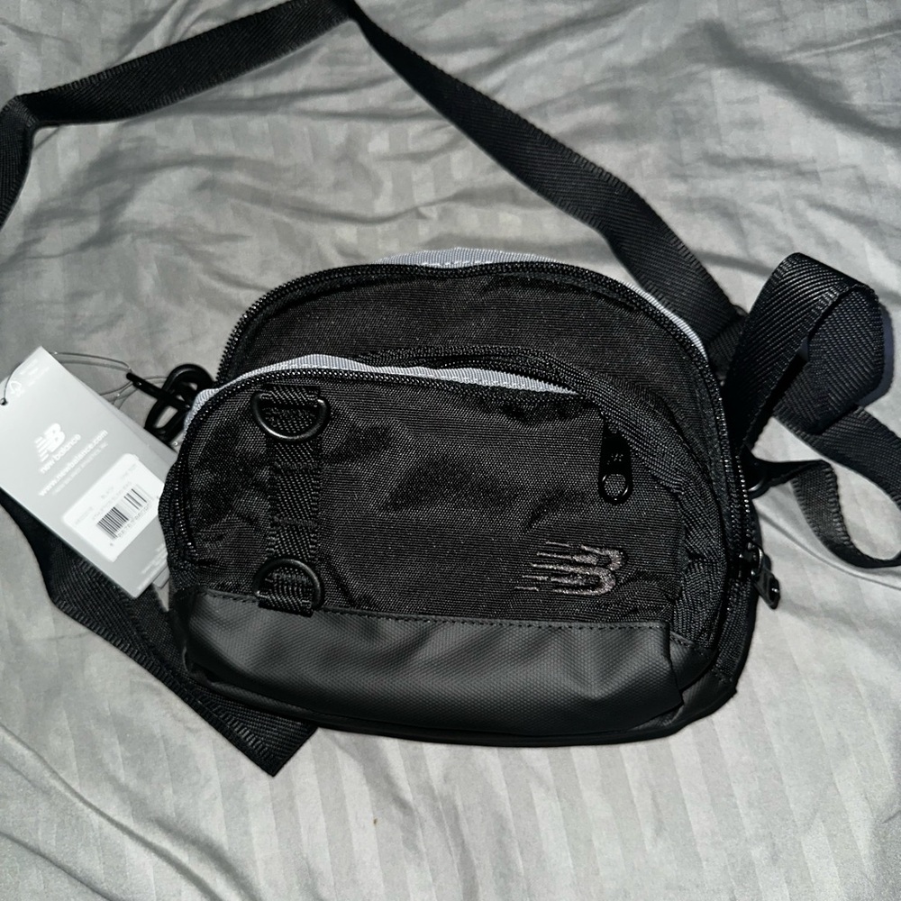 New Balance Men's Black Belt Bag